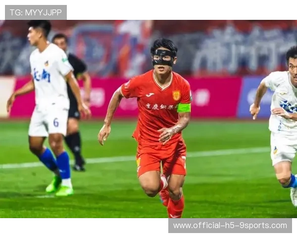 重庆老队长泪洒赛场！1265天坚守换来冲超成功，重庆qg队长是谁