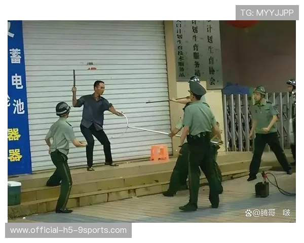 官方速报：民警行凶案致 2 死 1 伤 嫌疑人被刑拘，民警击毙持刀男子