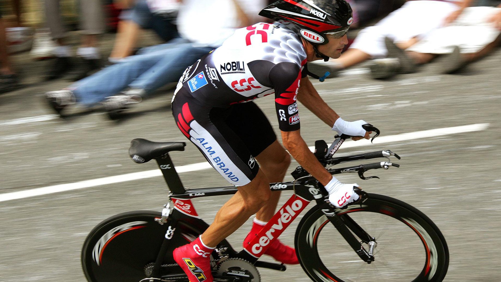 体育产业:赛事直播平台推出会员付费新策略解析,直播体育比赛哪个平台好